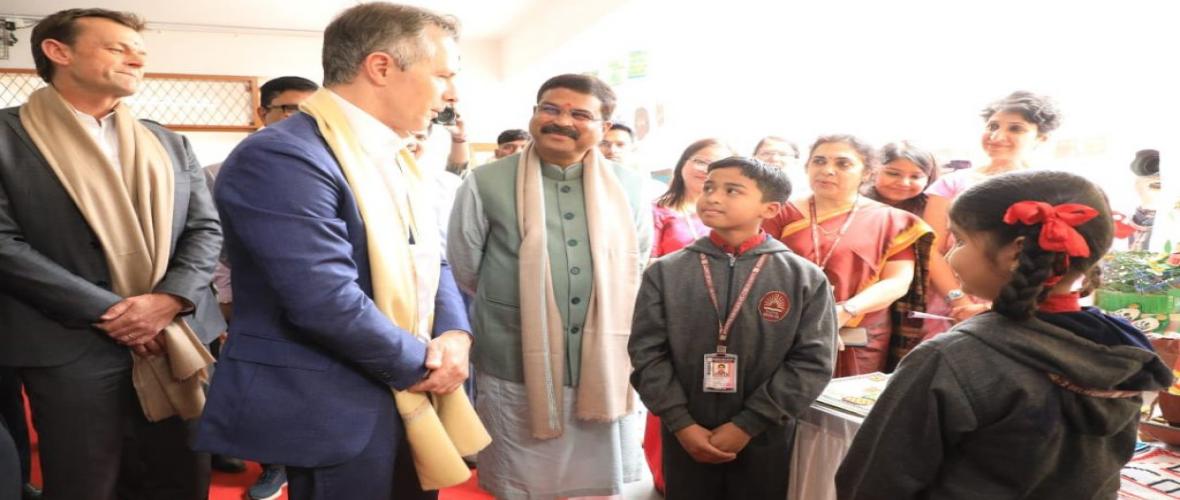 Hon'ble Minister for Education Sh. Dharmendra Pradhan along with Hon'ble Education Minister of Australia Mr. Jason Clare and former International Cricketer Mr. Adam Gilchrist visited KV No. 2 Delhi Cantt. (1.3.2023)